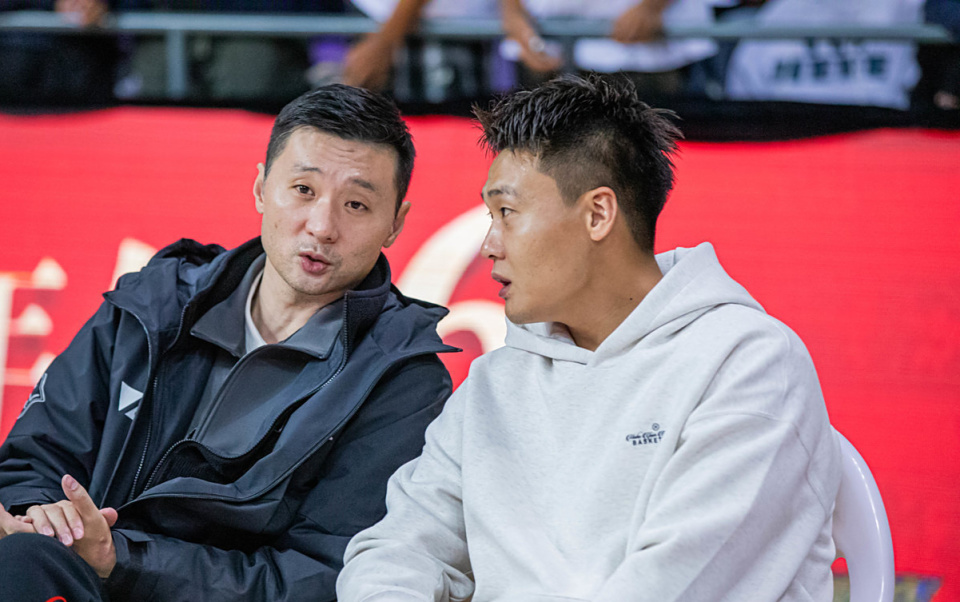 果断拿下吴, 京队效力的 果断拿下吴, 京队效力的