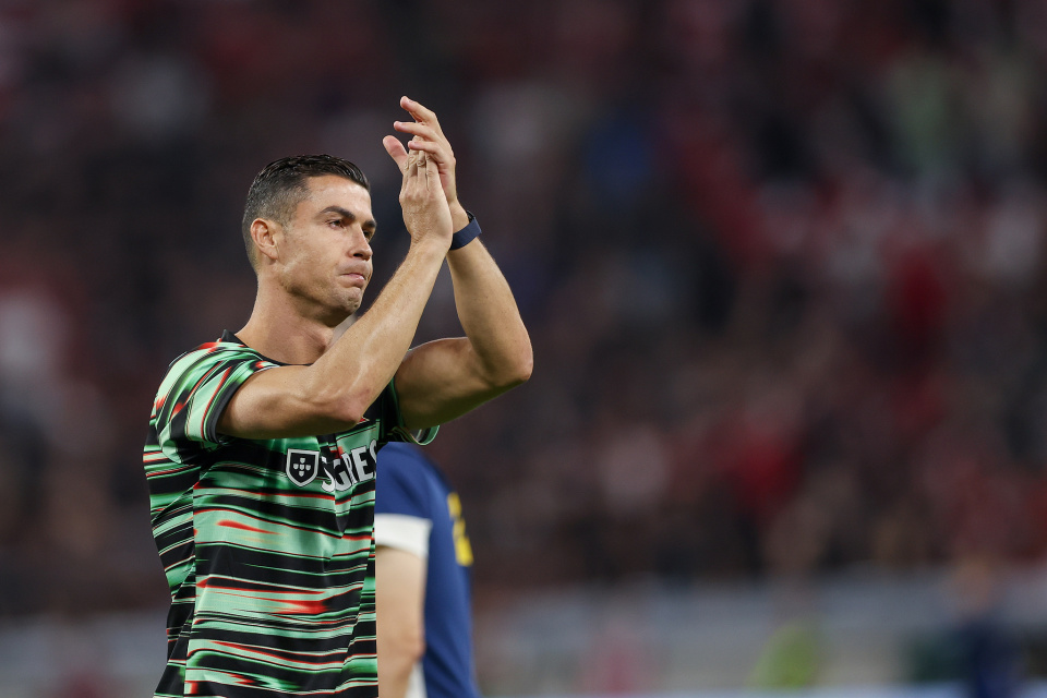 足坛又有新, 他录制视频, UlrQa 足坛又有新, 他录制视频, UlrQa