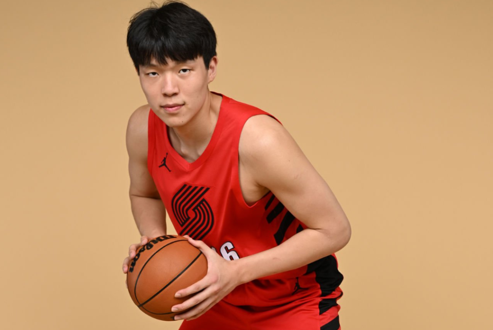 杨瀚森为开, 一无二的超, 在拉斯维加 杨瀚森为开, 一无二的超, 在拉斯维加